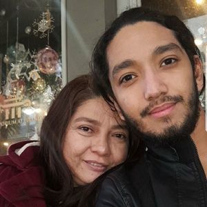 Meet your Posher, Efrain